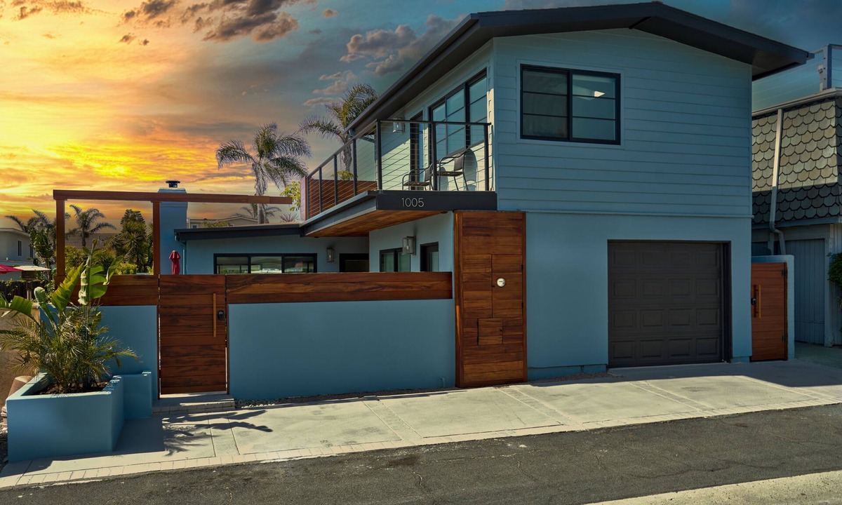 Pierpont Bay House | Breathtaking Private Beach Getaway