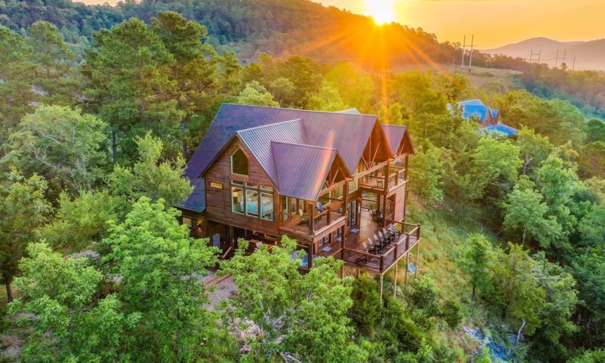 Broken Bow Cabin | Breathtaking Views, Hot Tub