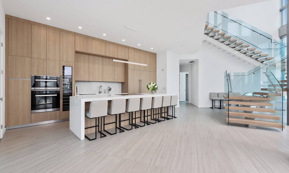 Downtown Miami Condo | Breathtaking Waterfront Penthouse in Downtown Miami