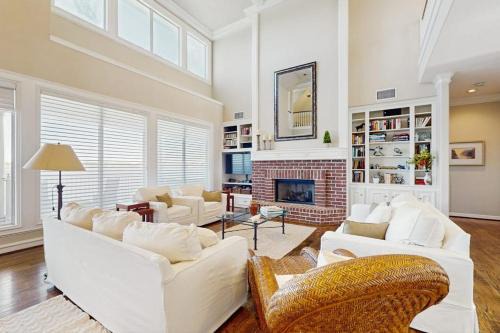 April Sound House | Breeze Getaway
