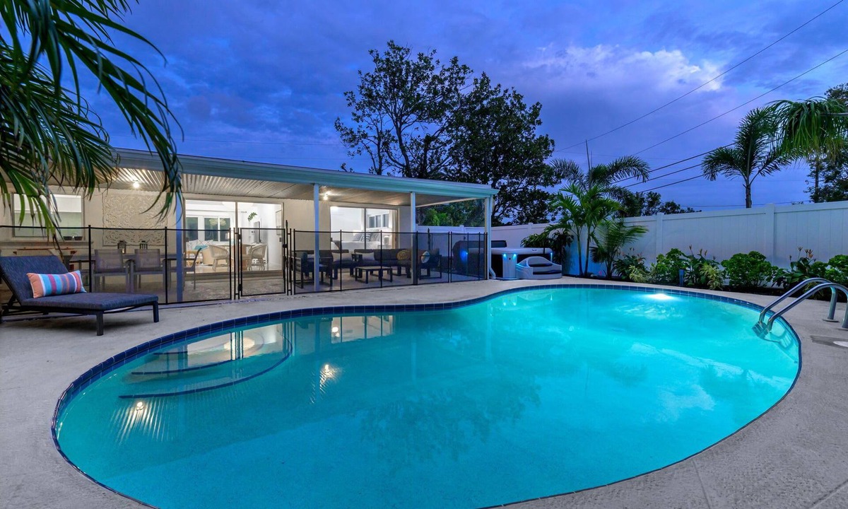 Harbor Hills House | Breezy Blue-Pool, Hot Tub, Minutes to Beach, Games