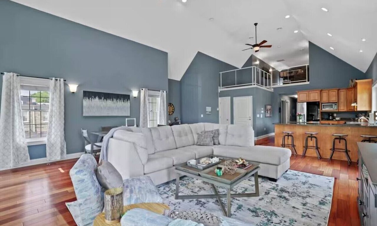 Brewers Hill Condo | Brewers Hill Belle, 2 bed + Loft & balcony