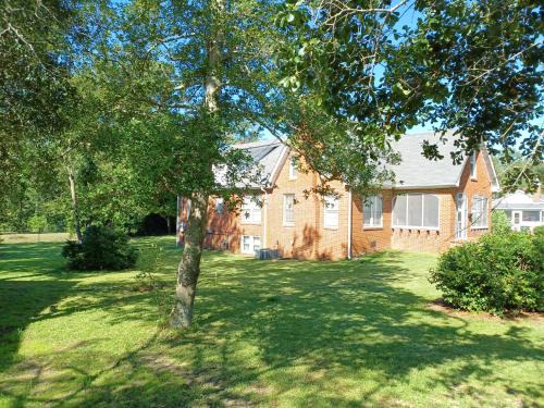 Hamlet House | Brick House Retreat