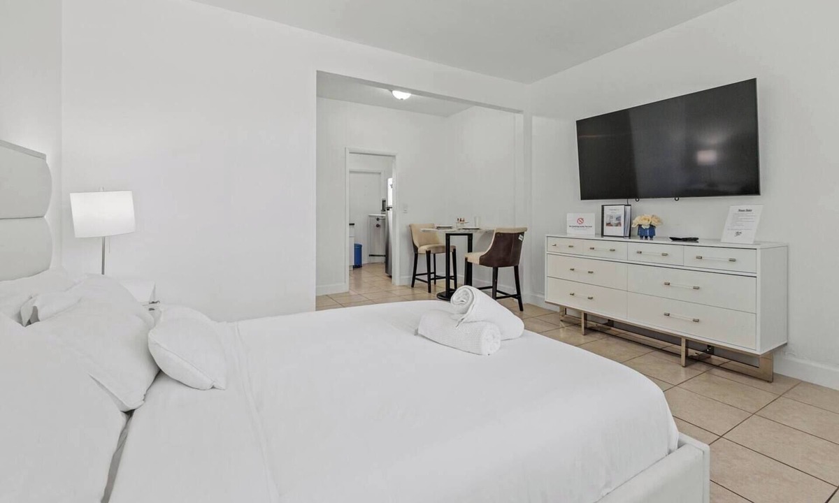 The Roads Apartment | Brickell Studio near Kaseya Center & South Beach