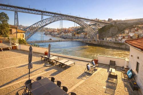 Santa Marinha Hotel | Bridge It - Suites & Views