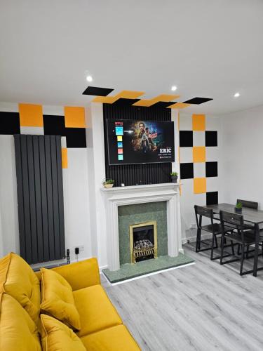 Whitehaven House | Bridgepay Modern 4 bedroom House in Cumbria - Whitehaven - Free Parking