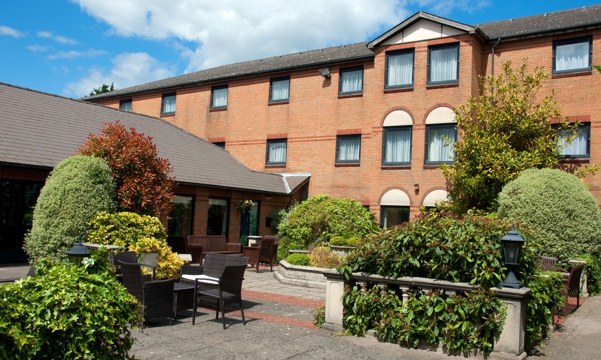 Chatham Hotel | Bridgewood Manor