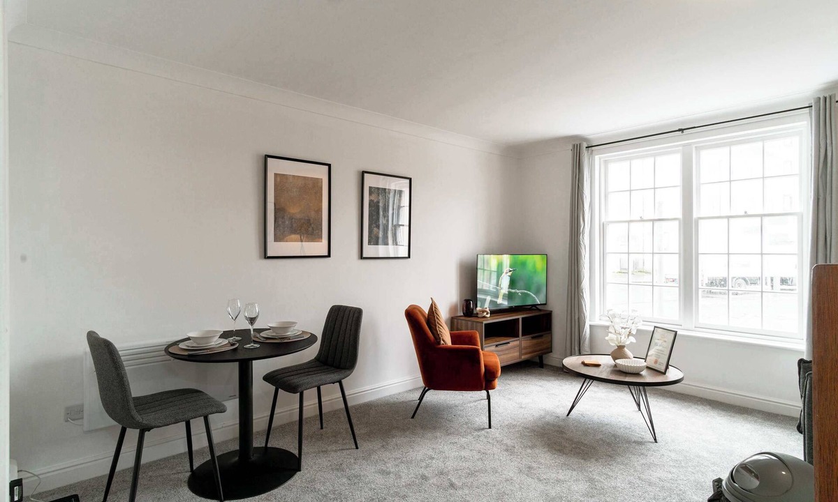 Whitehaven Apartment | Bright 1 Bed Whitehaven Apartment - Harbour Views