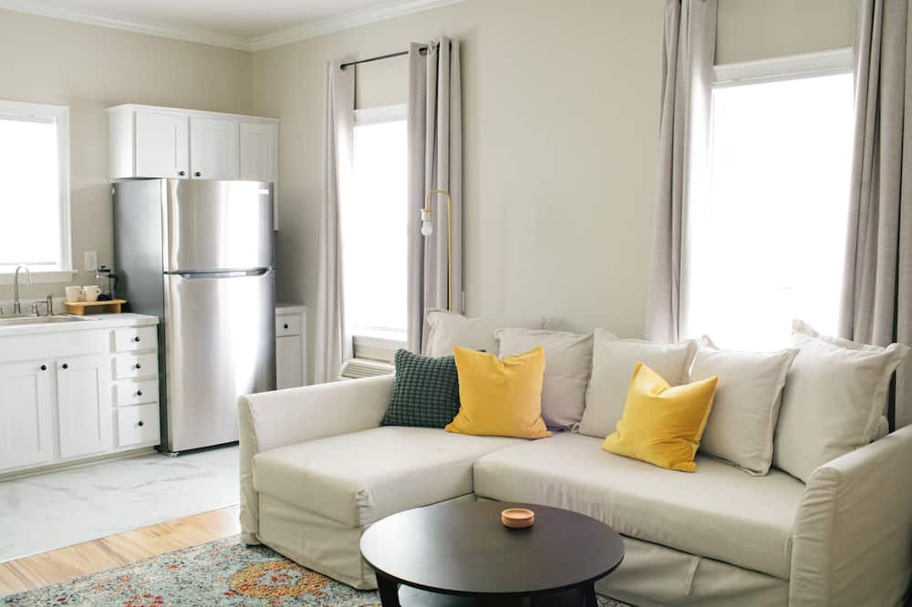 Montgomery Apartment | Bright 1BR Cottage | Central Comfort Stay