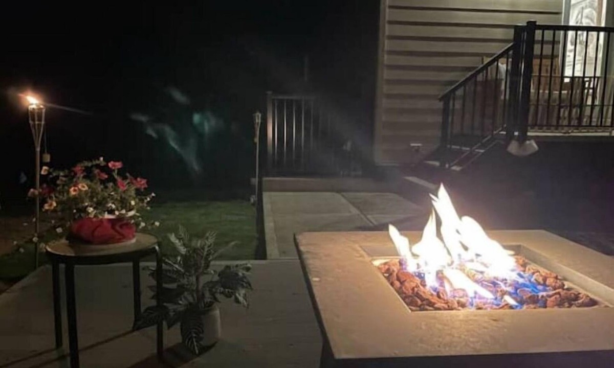 Saanichton House | Bright 2 Bed 2 Bath with Spa-like Ensuite & HotTub