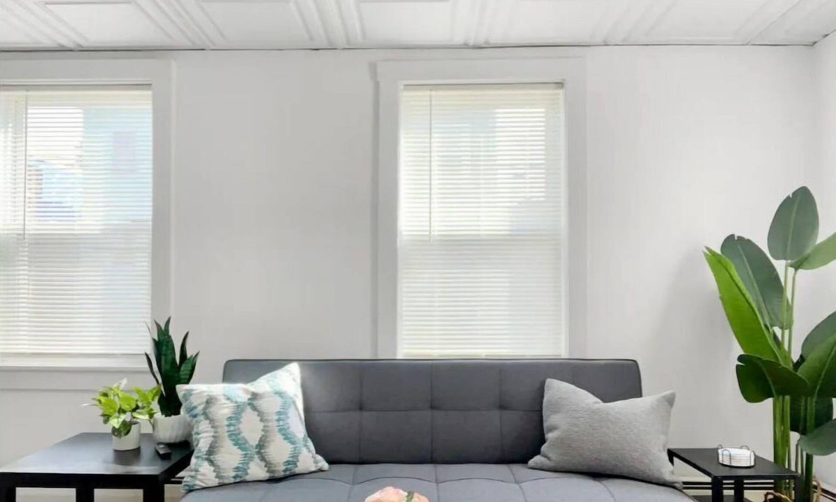 Jeffries Point Apartment | Bright 2BR by Boston Waterfront