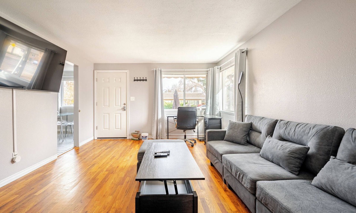 Loveland Apartment | Bright 2BR Home Base AC Washer Minutes to Lake & Trails