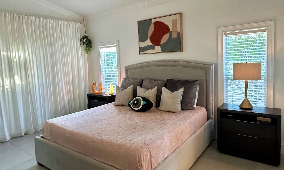 San Carlos Park House | Bright 3BR Family Home 15min to Beach Quiet, Clean & Comfortable