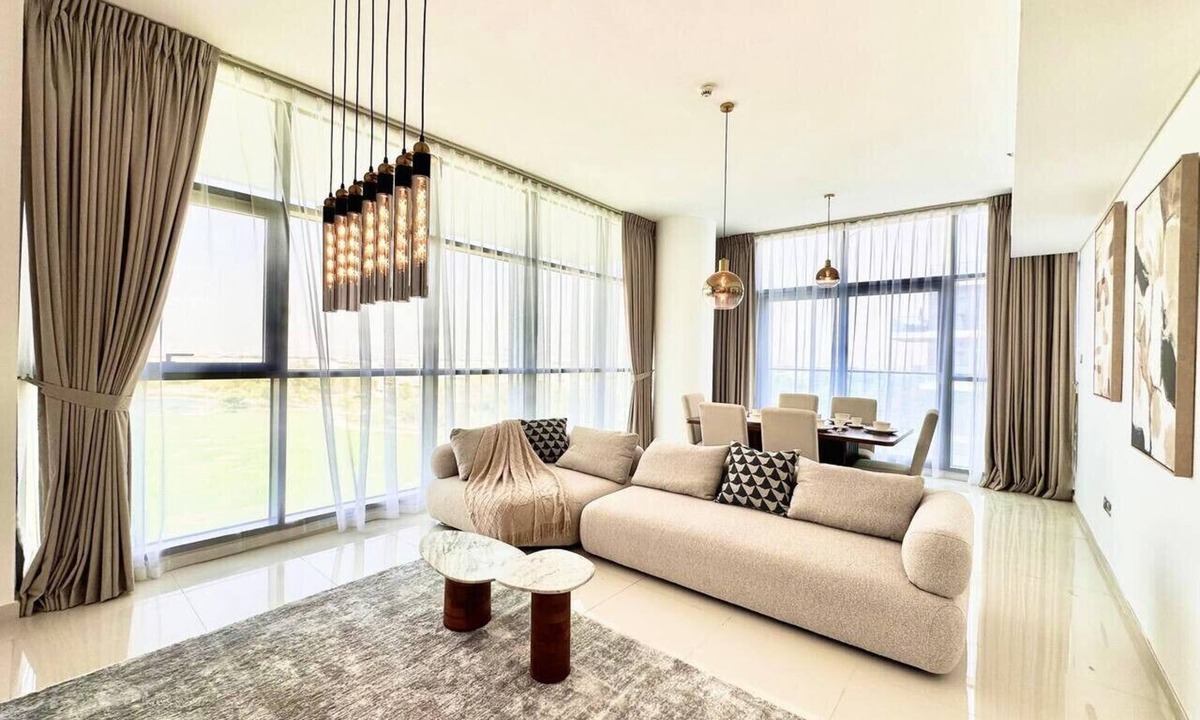 Dubai Apartment | Bright and Airy 2BR Full Park View