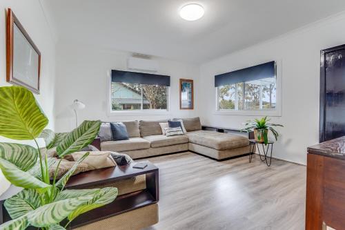 Thirlmere House | Bright and airy cosy cottage, close to town