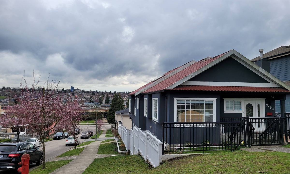 Hastings House | Bright and Beautiful 3 Bed/3 Bath - Vancouver