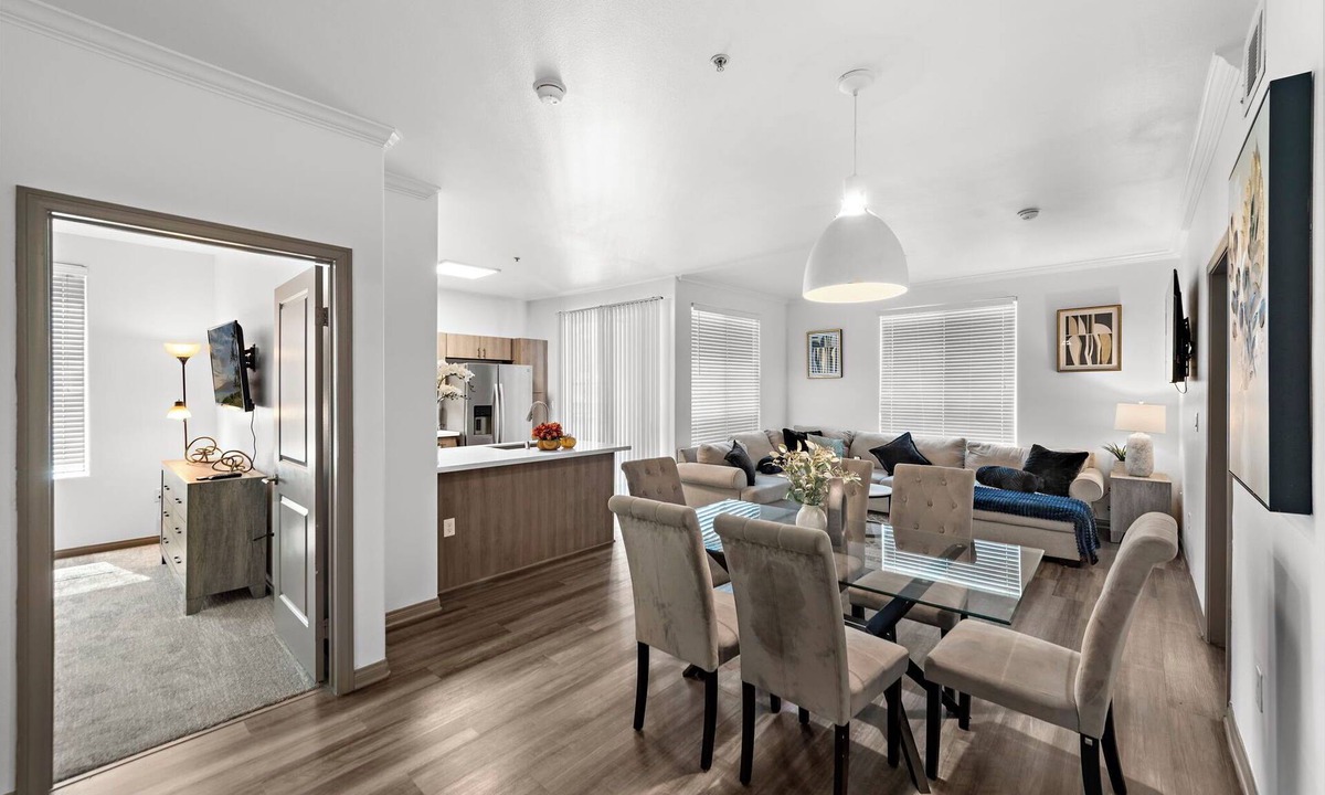 Downtown Long Beach Apartment | Bright and Cozy, Central 2-bedroom Apartment in the Heart of Downtown Long Beach