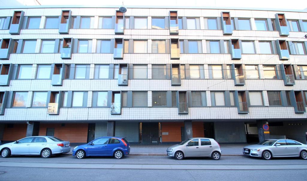 Hietalahti Apartment | Bright and spacious studio apartment in Kamppi, Helsinki (ID 9095)