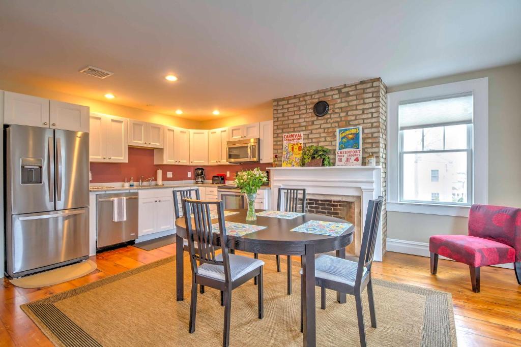Greenport Apartment | Bright Apartment - 1/2 Mi to Greenport Harbor!
