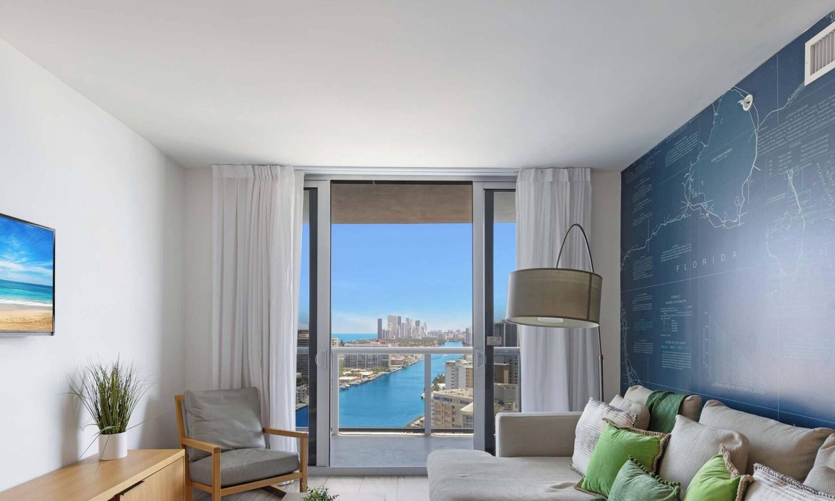 Hallandale Beach Apartment | Bright Apt, Sunset View | Balcony & Beach Shuttle