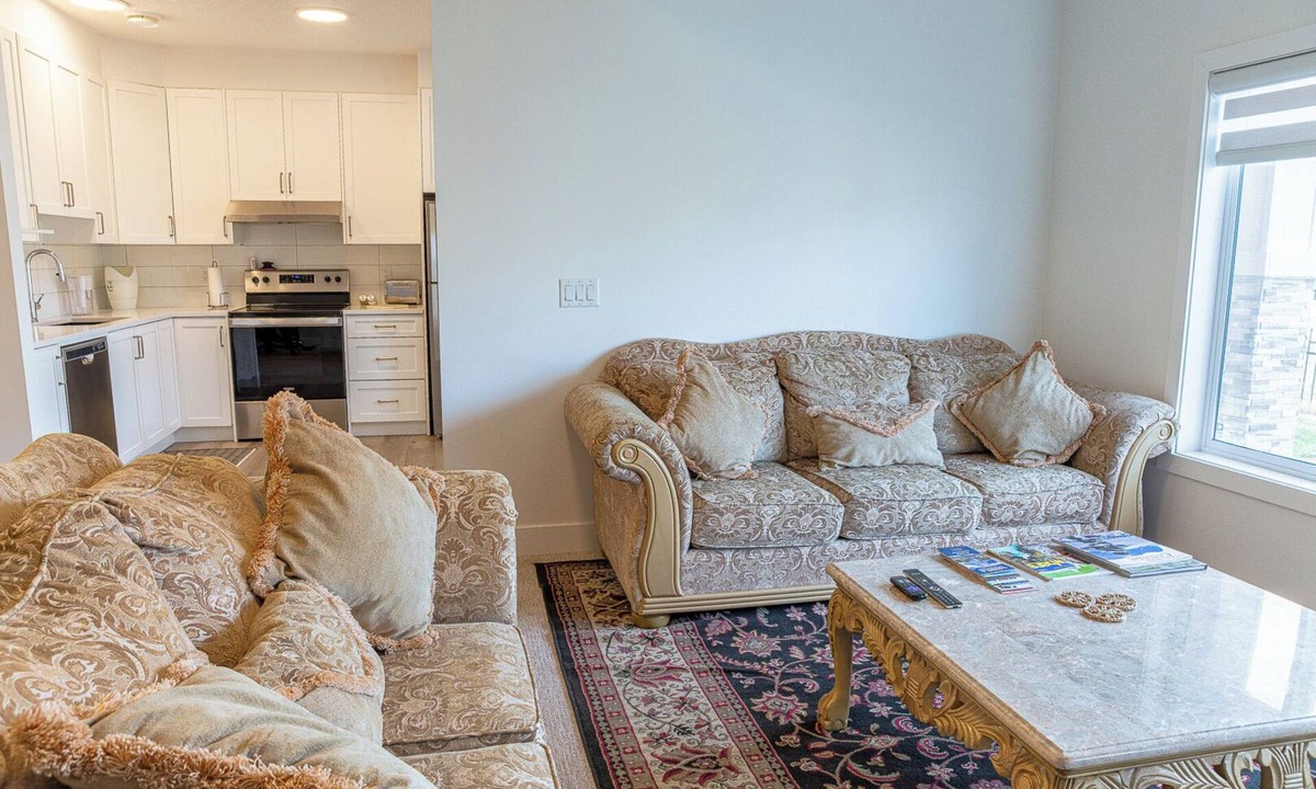 Cochrane Apartment | Bright Basement Suite Close to the Mountains