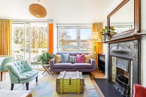 Haggerston Apartment | Bright & Bold Hackney Escape