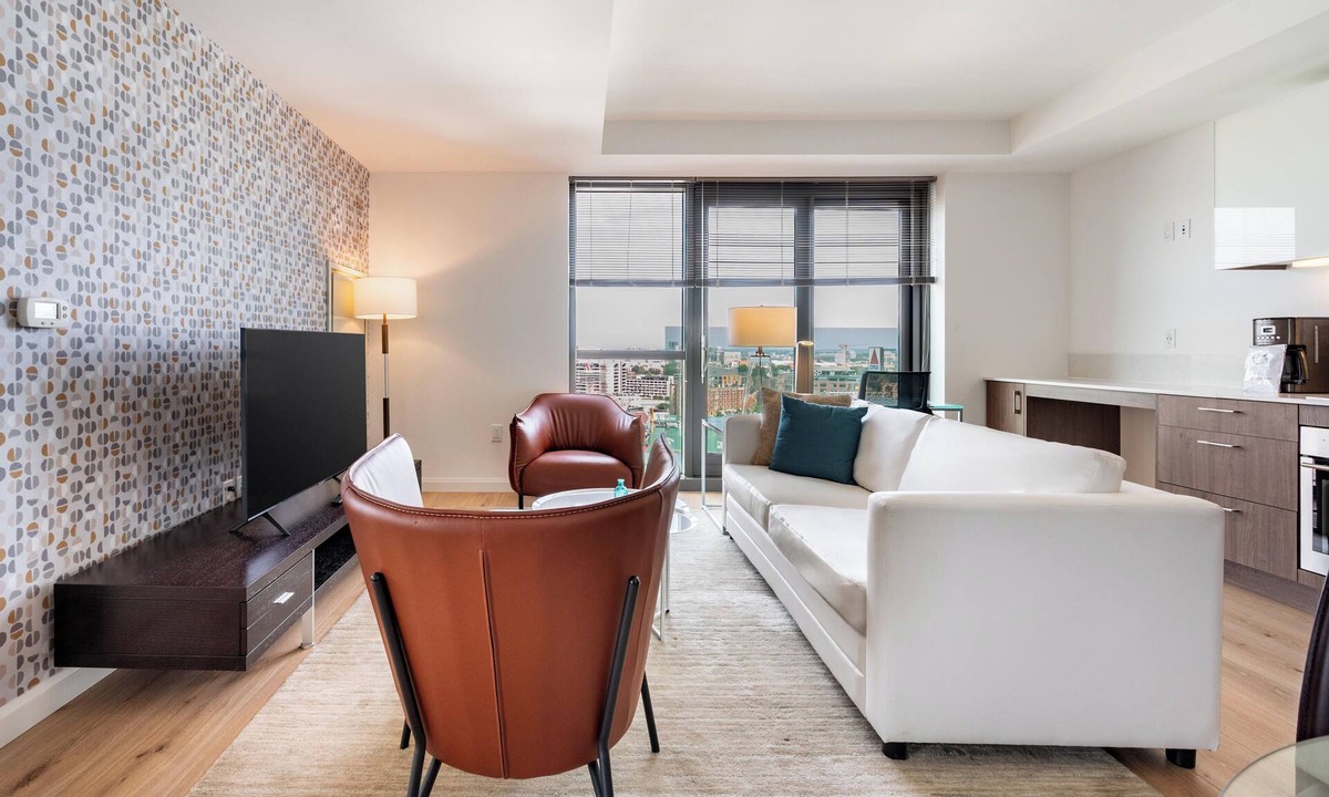 West Fens Apartment | Bright Boston Two Bedroom Near Iconic Fenway Park
