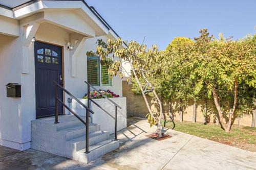 Del Rey House | Bright & Charming 3BR Home 10 Mins from Venice Beach