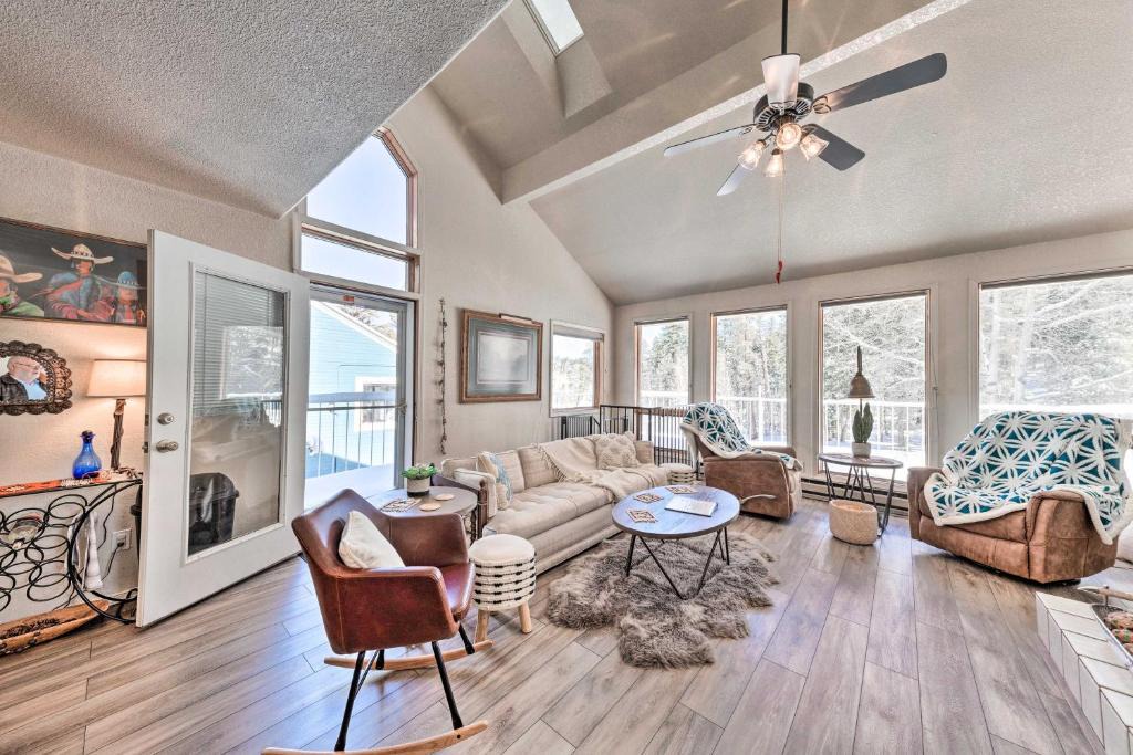 Cloudcroft House | Bright Cloudcroft Condo w/Game Room + Deck!