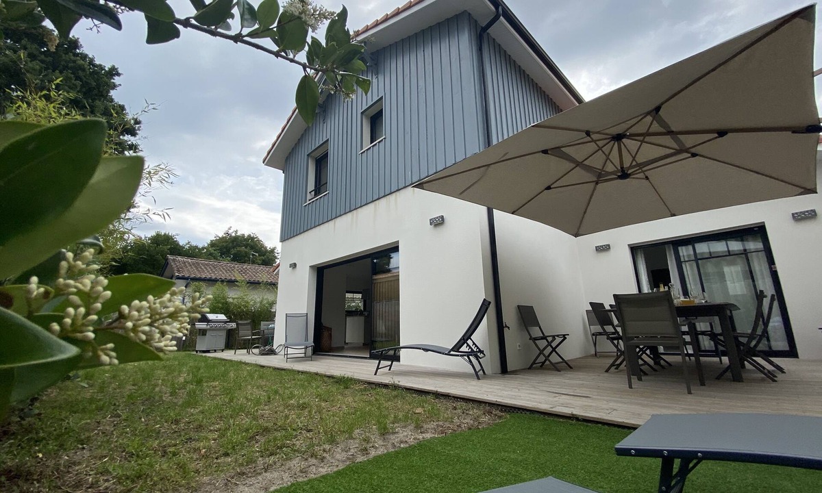 Andernos-les-Bains Villa | Bright contemporary villa with jacuzzi 300m from the beach