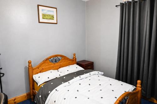 Birmingham House | Bright Double Room with Fast Wi-Fi Near Birmingham City Centre