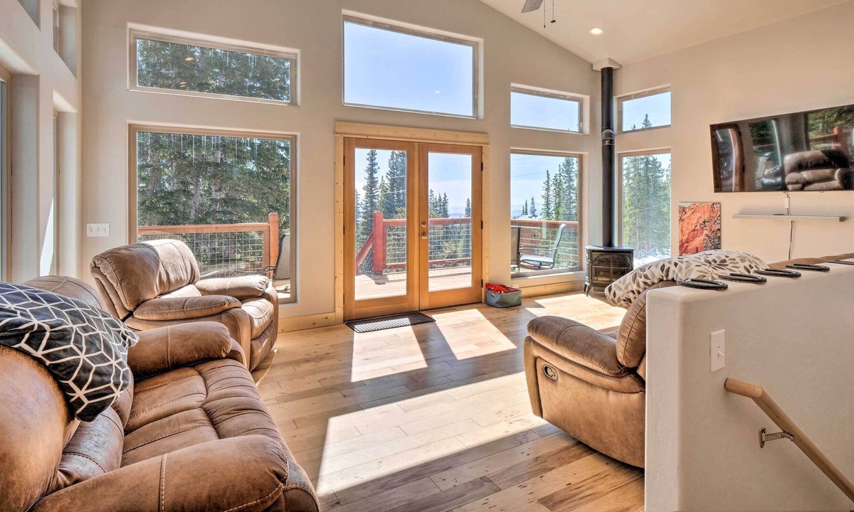 Valley of the Sun House | Bright Fairplay Gem with Loft, Deck + Mtn Views