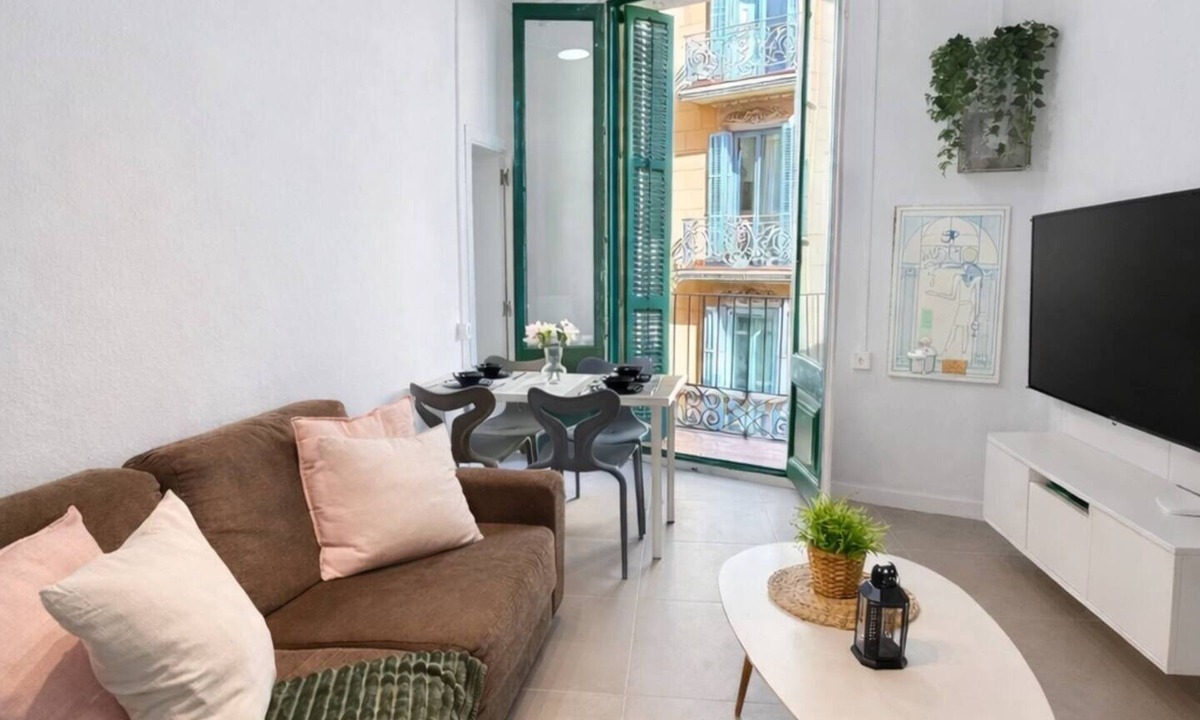 La Ribera Apartment | Bright Flat in Barcelona