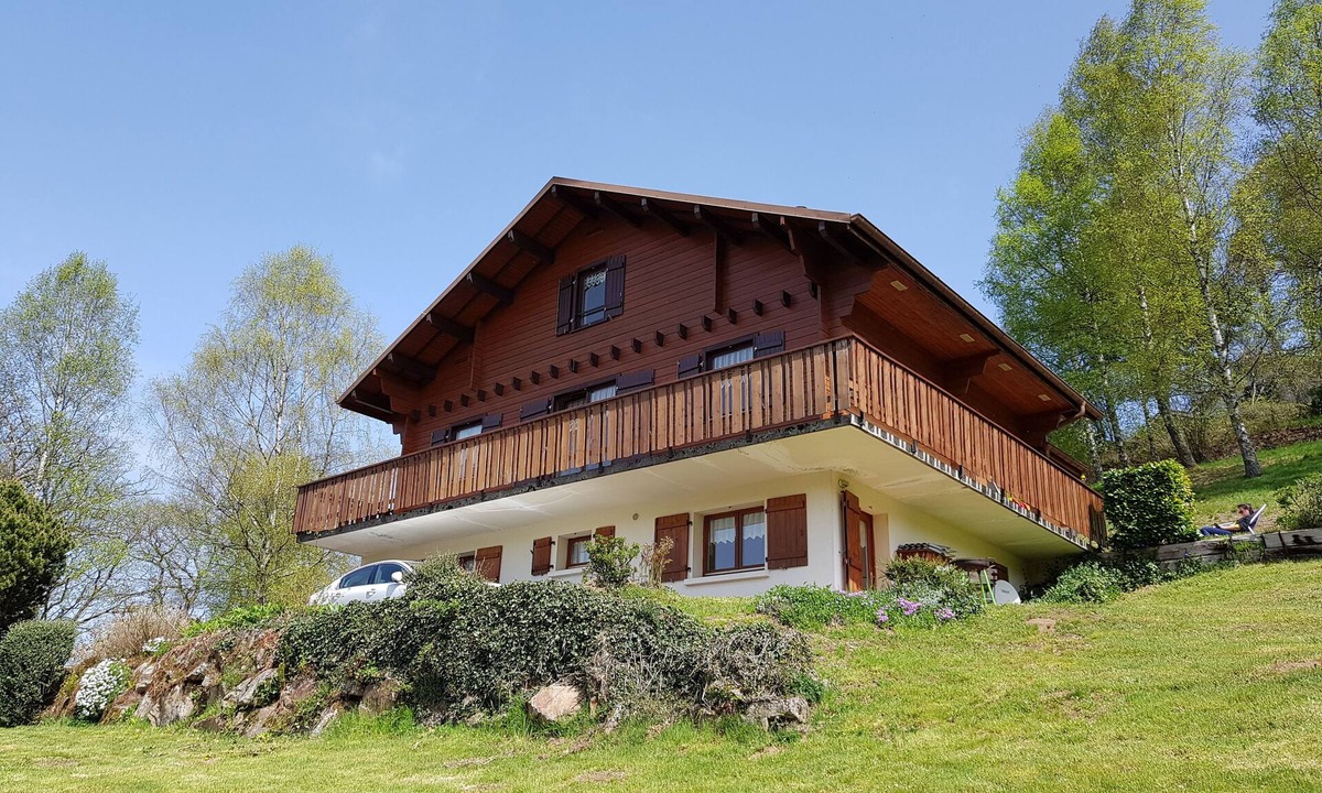 Tendon Ski Chalet | Bright ground-floor apartment in Vosges chalet overlooking the valley.