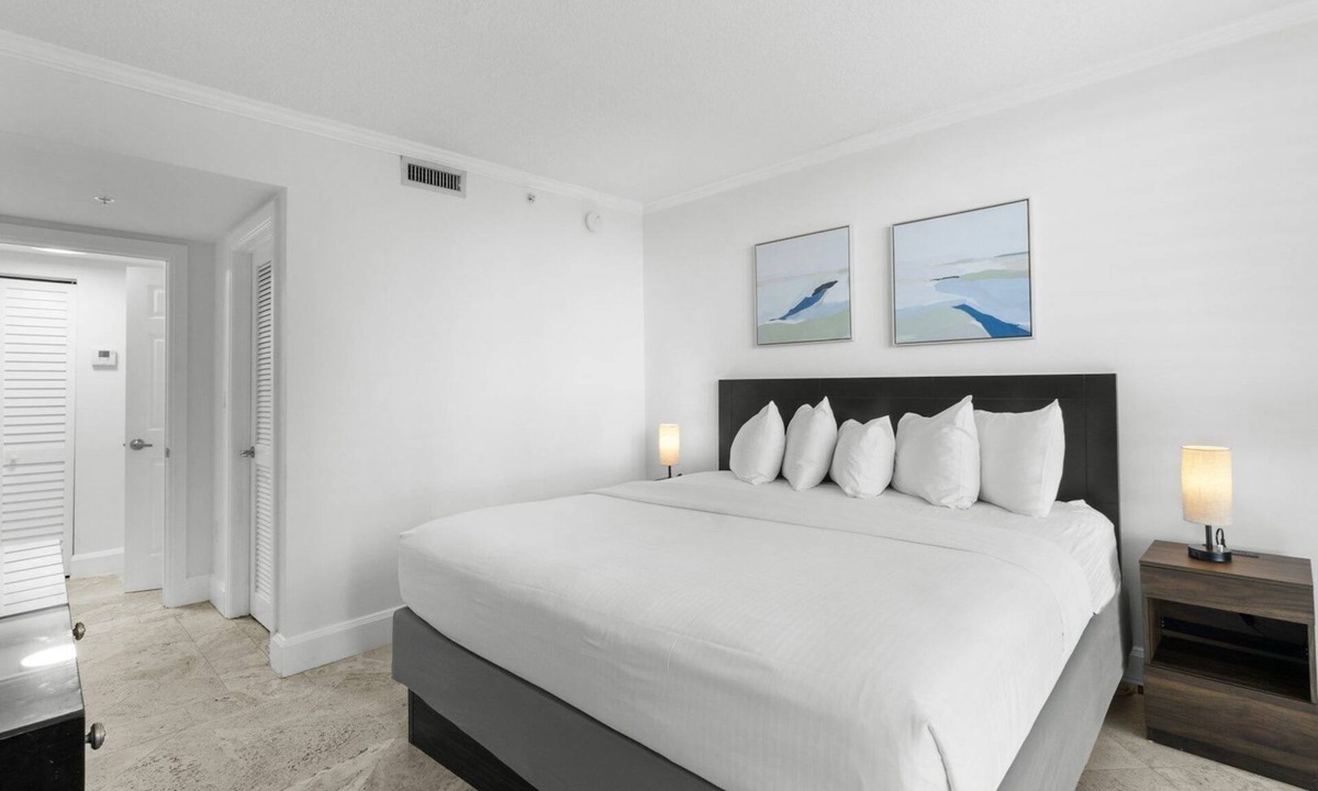 Coconut Grove Hotel | Bright Grove Getaway with Pool Access | 0.4 mi to CocoWalk