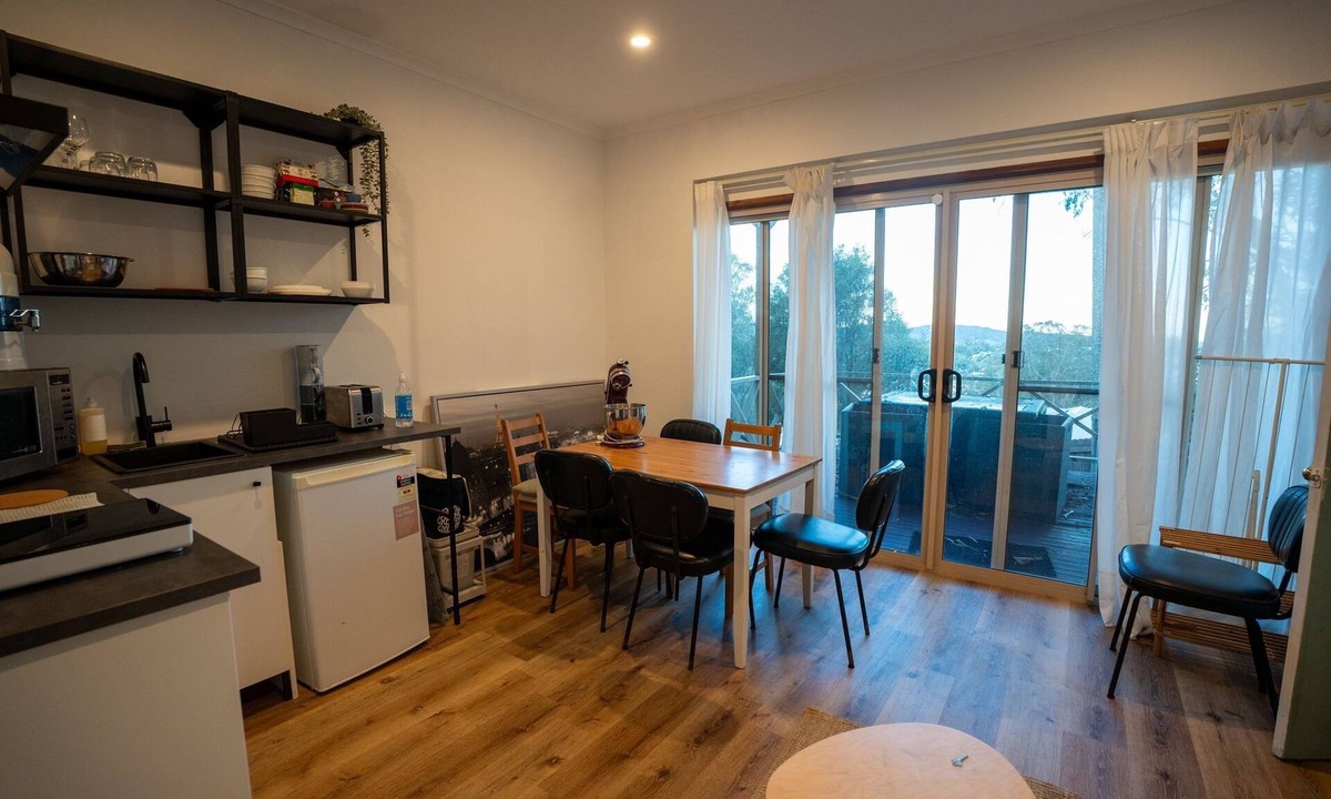 Nambour Apartment | Bright Hillside Studio with Deck | Family-Friendly & Corporate Sta