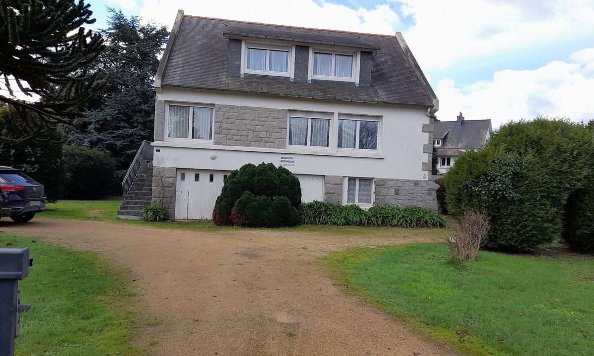 Perros-Guirec House | Bright house on enclosed grounds of 900m2, near the port and beach of Ploumanach
