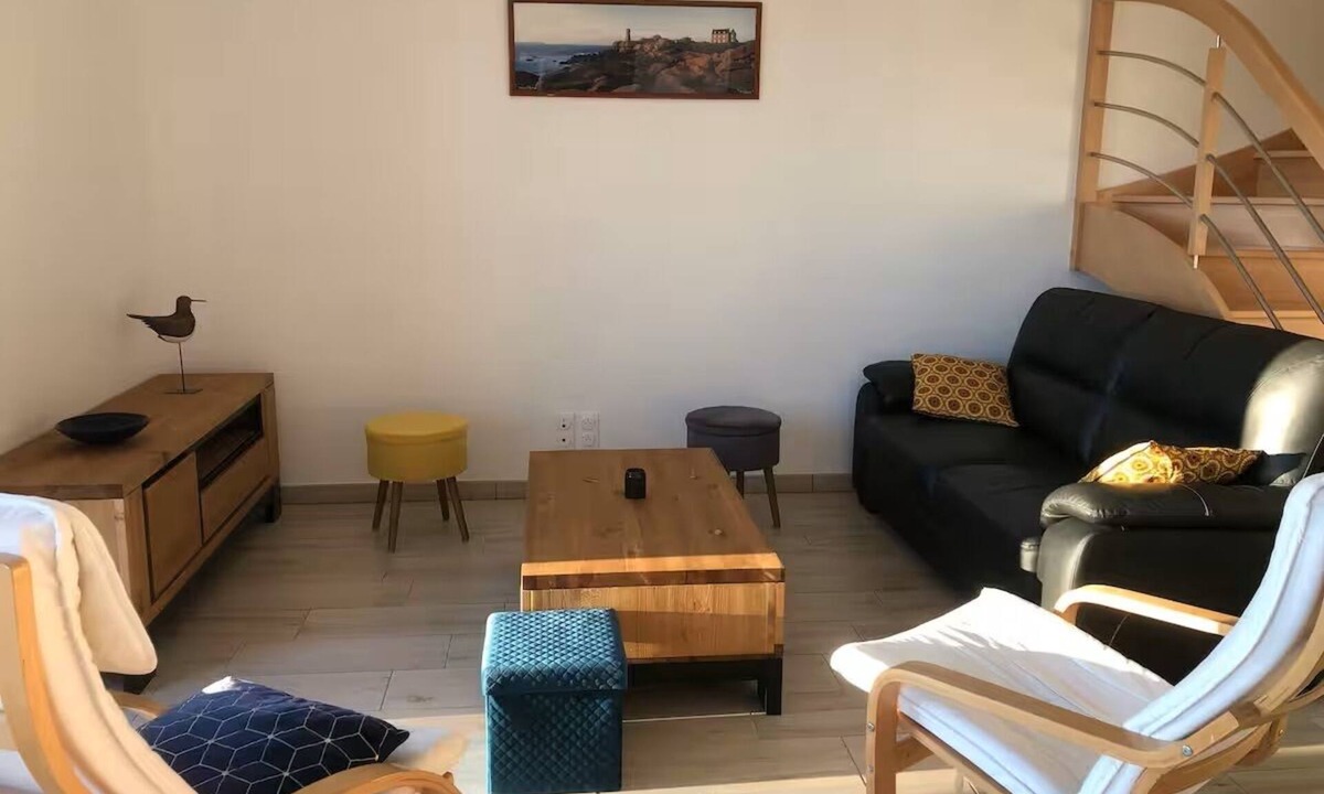 Lancieux House | Bright house - Panoramic view - Beach 900 m away - Sleeps 8