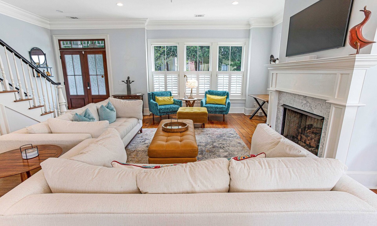 Savannah Victorian District House | Bright, Luxurious Executive Rental Near Forsyth w/Parking by Lucky Savannah