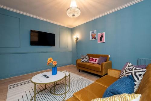 Hawick House | Bright & Modern 2-Bedroom Holiday Let in the Heart of Hawick