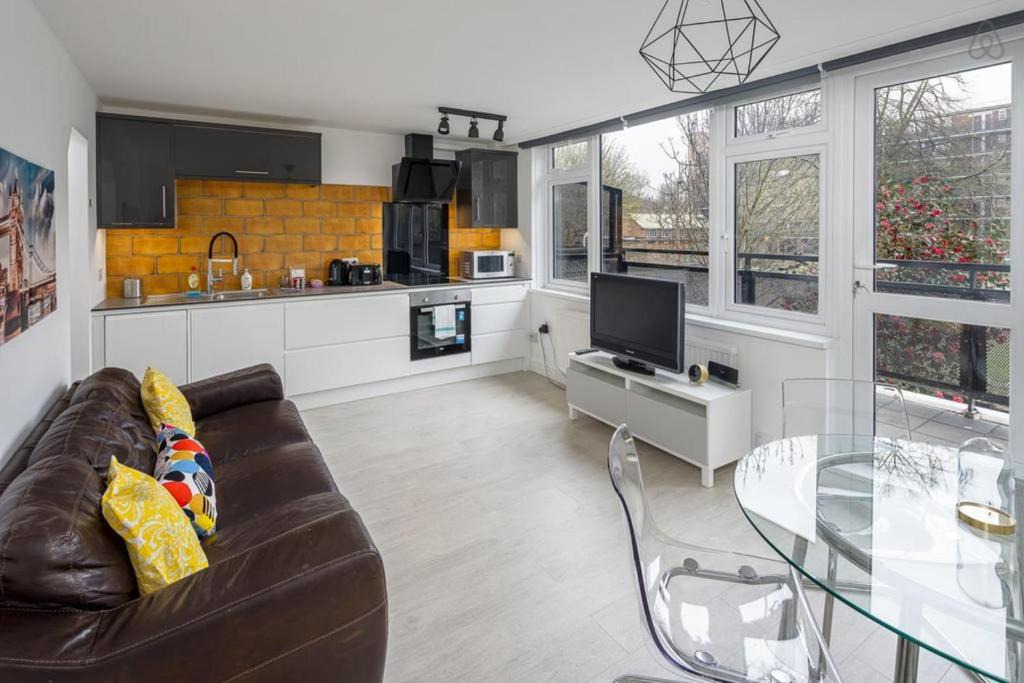 Riverside Apartment | Bright & Modern 4Bed 2Bath 2Mins to Tube