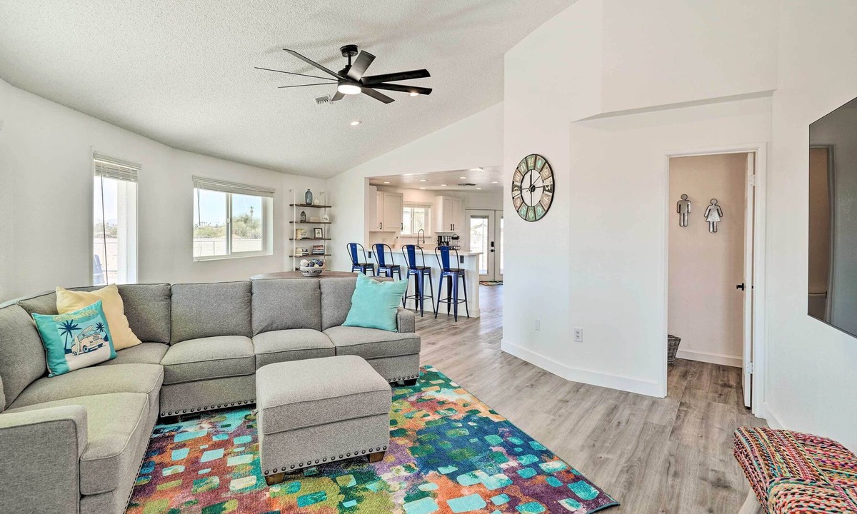 Big River House | Bright & Modern Round House By Colorado River