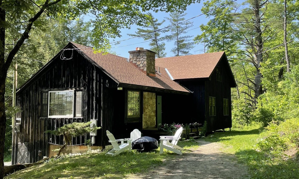 Pownal House | Bright Modern Secluded Vermont Home: Fish Pond + Trails, 5 Mins to Williamstown