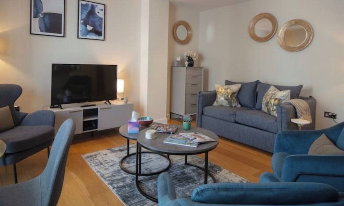 Vincent Square Apartment | Bright & Modern Westminster 2-Bed Apartment with AC