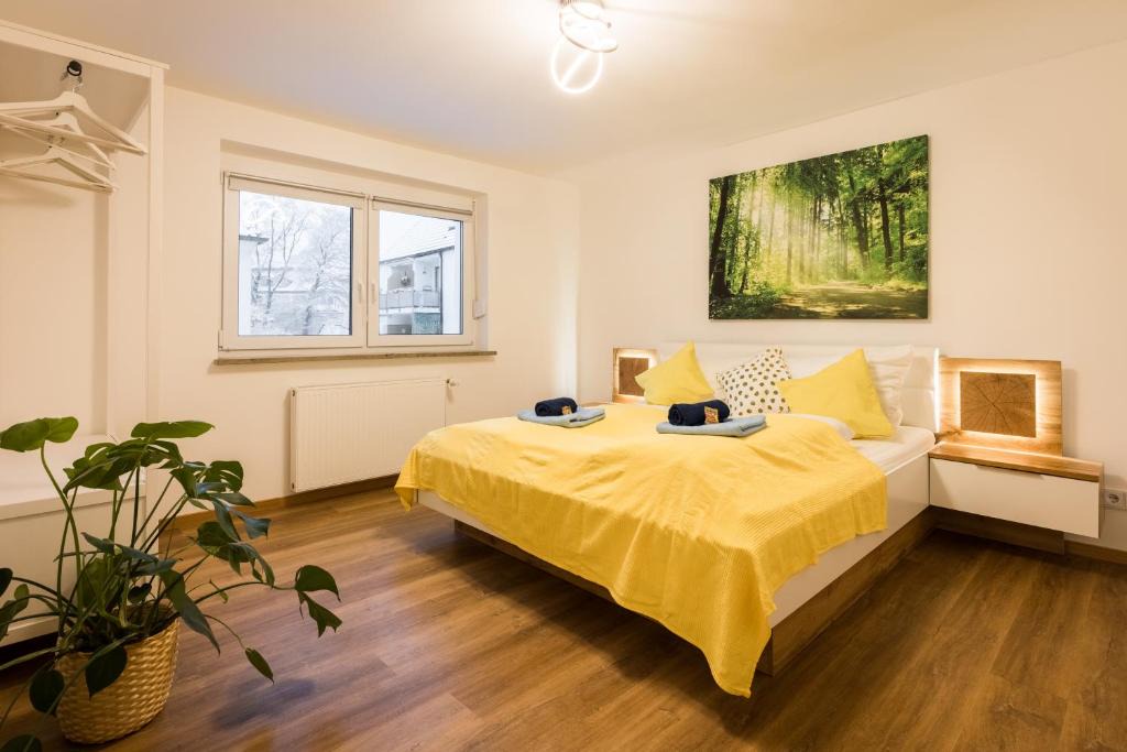 Lechhausen Apartment | BRIGHT - Perfect For 4 - Kitchen - Parking - Netflix
