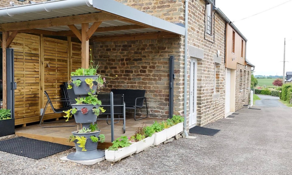 Saint-Pierre-du-Regard Cottage | Bright renovated cottage with pets allowed, parking and WIFI in Swiss Normandy