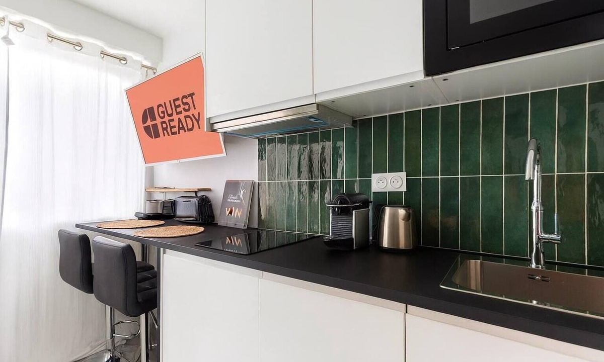 Chartrons Apartment | Bright renovated studio in Chartrons · fast wifi