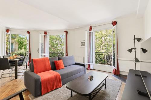Clignancourt Apartment | Bright & Spacious 1BR in Montmartre - Paris 18