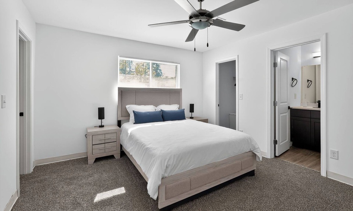 College Park Apartment | Bright, Spacious 2Bd 2.5Bt Townhome Interior