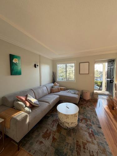Knight Apartment | Bright & Spacious Full Family Home